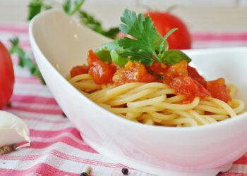 Split Pea and Spaghetti Soup: A Cozy One-Pot Dish Ideal For Cold Days